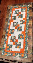 Load image into Gallery viewer, Ultimate Beginner Quilting 102
