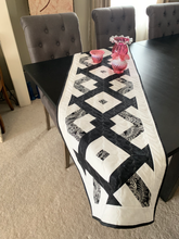 Load image into Gallery viewer, Ultimate Beginner Quilting 103
